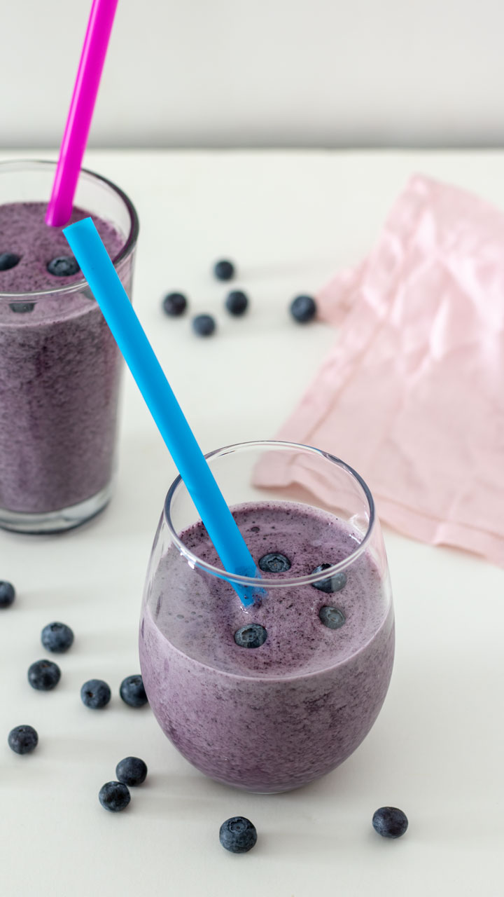 Healthy Blueberry Smoothie (DF & Vegan) - Binky's Culinary Carnival