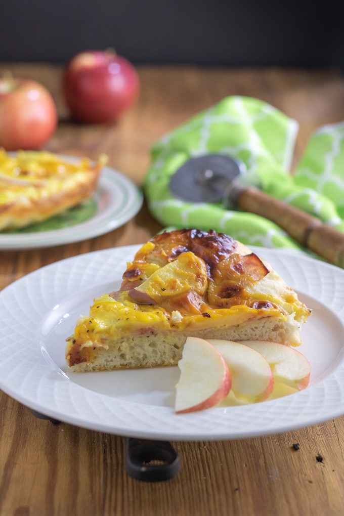 Deep Dish Breakfast Pizza Binky's Culinary Carnival