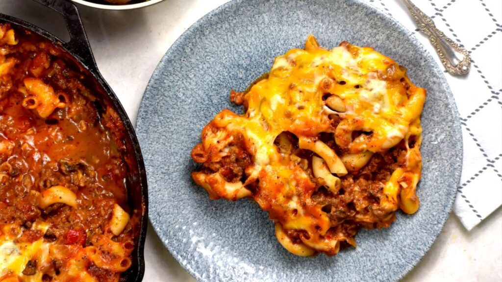 Chili mac on a plate.