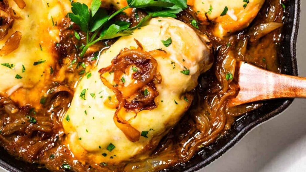 Chicken with onions.