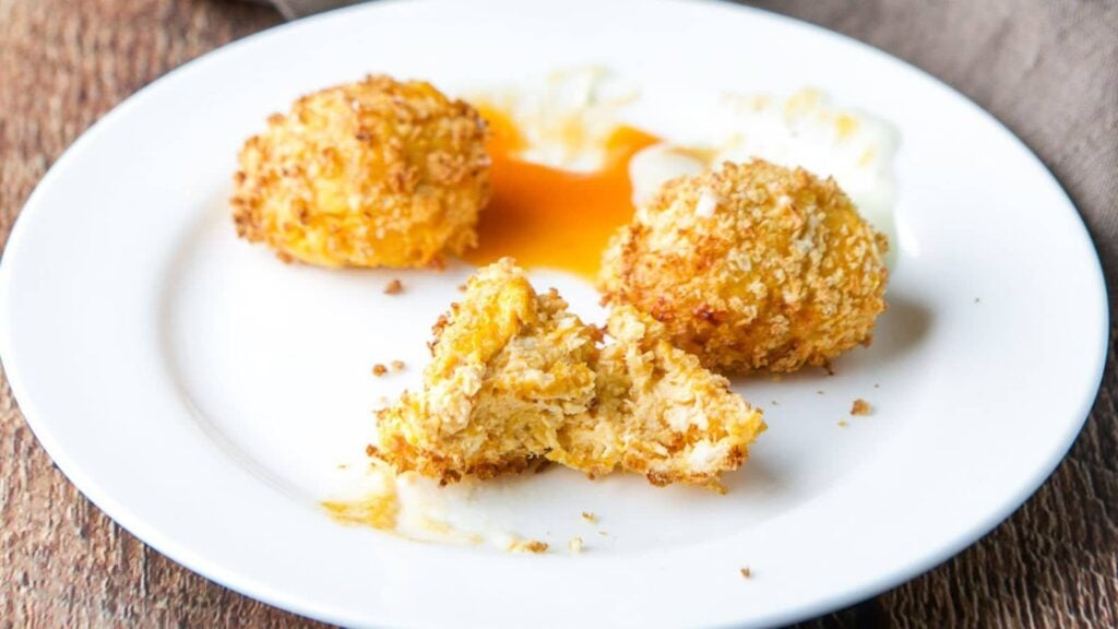 Chicken bites on a plate.