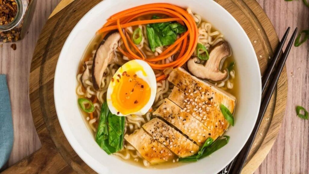 Ramen in a bowl.