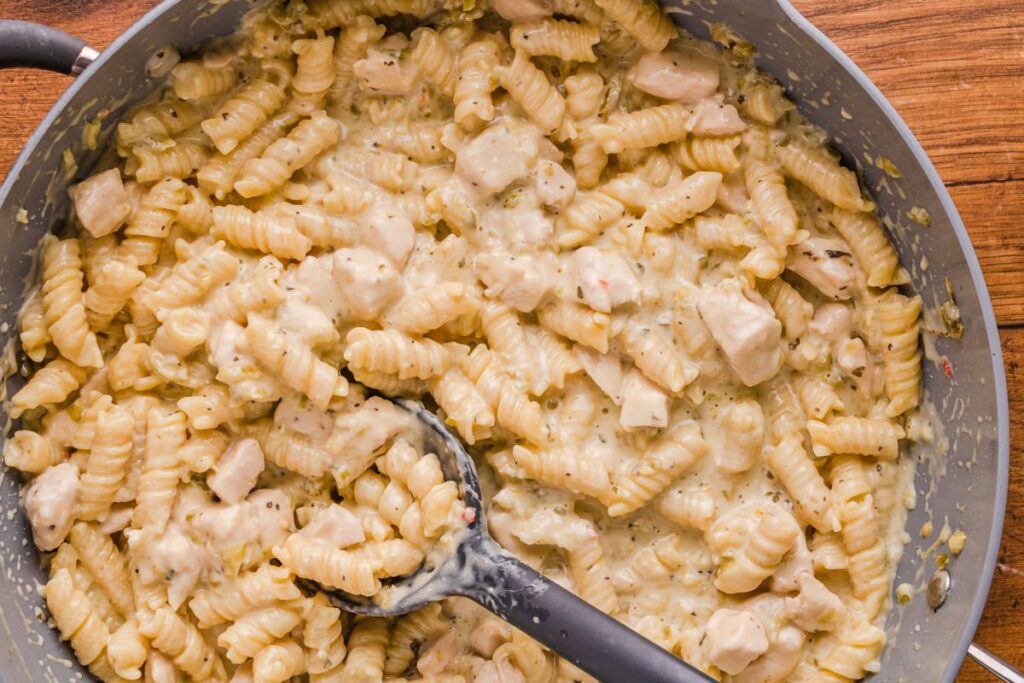 Chicken pasta in a pan.