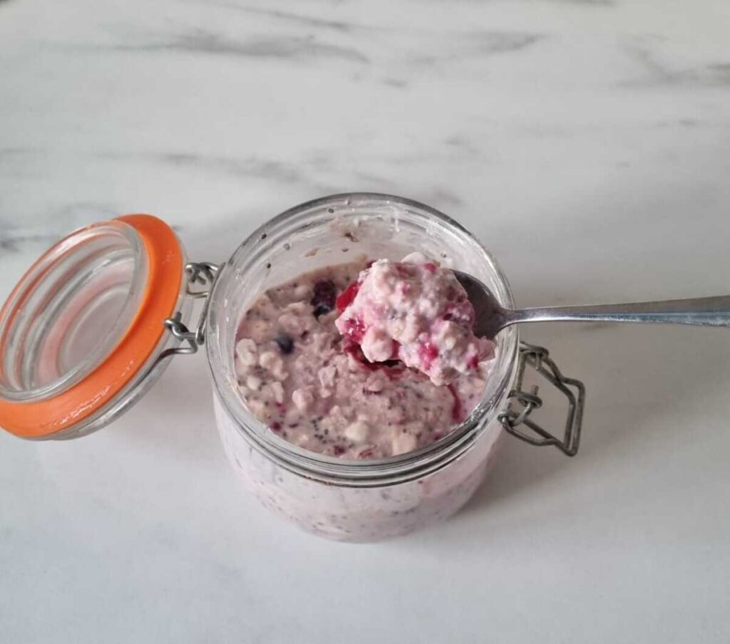High Protein Cottage Cheese Overnight Oats
