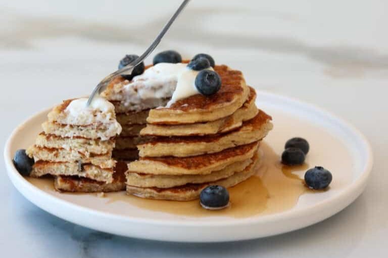 Healthy Oatmeal Cottage Cheese Pancakes
