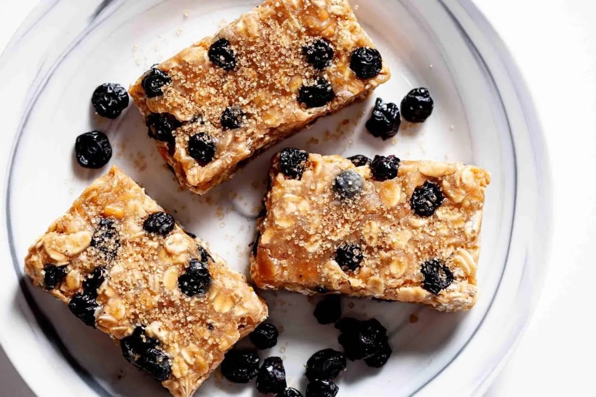 5-Ingredient Protein Bars (no-bake!)
