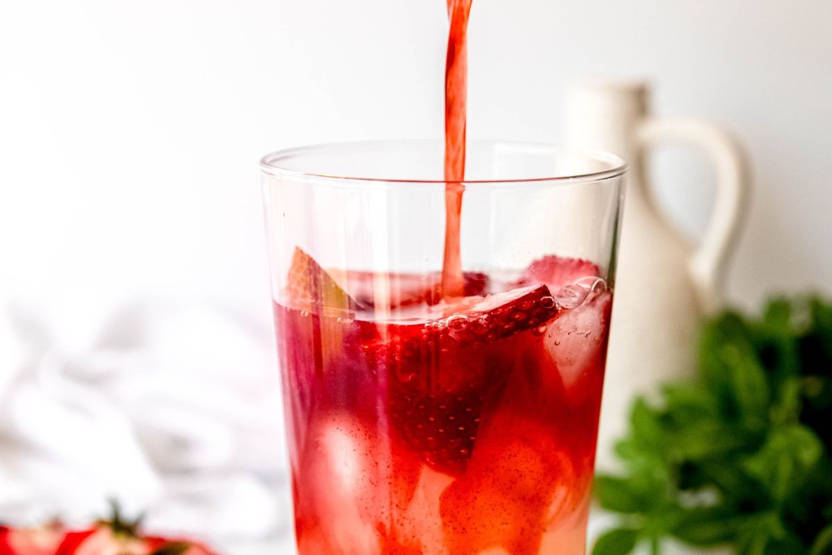 Strawberry Acai Lemonade (Starbucks Copycat)
