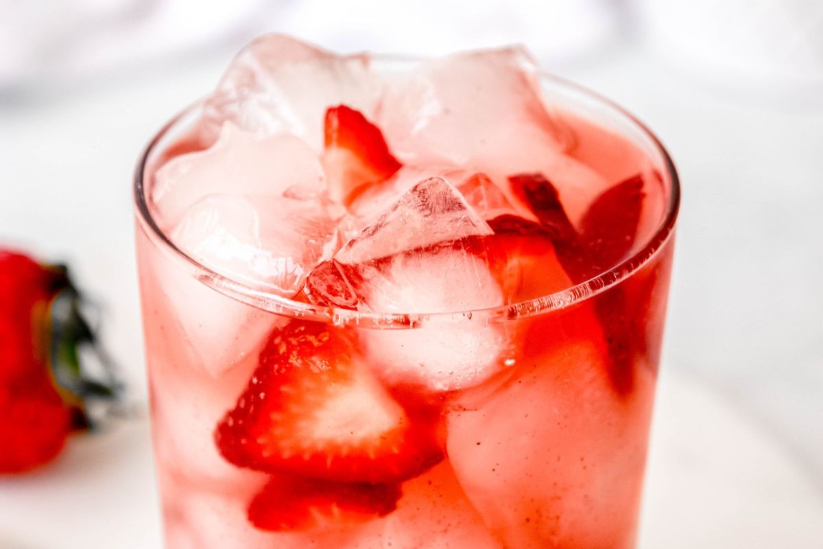 Strawberry Acai Refresher (Starbucks Copycat)
