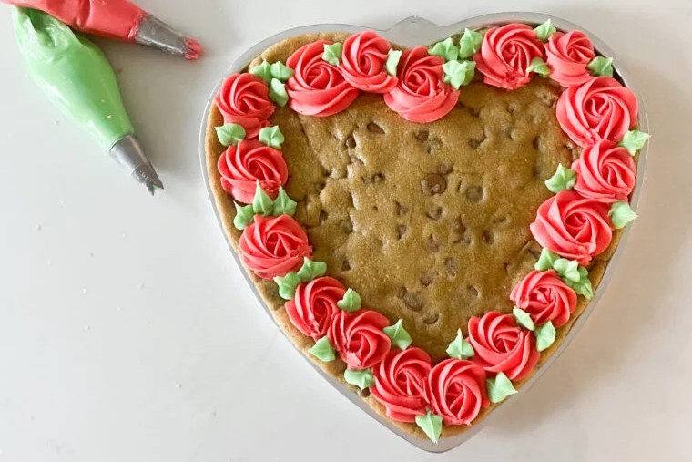 Giant Heart-Shaped Pan Cookie
