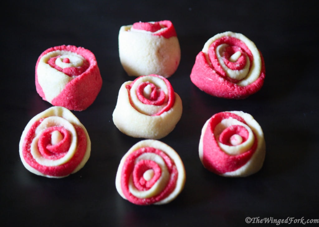 Rose-Shaped Cookies – Valentine’s – Mother’s Day
