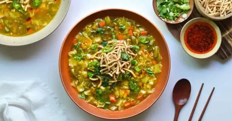 Chicken Manchow Soup [Healthy One Pot Meal]