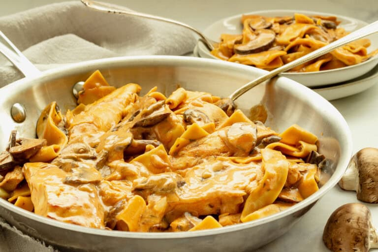 One Pan Creamy Chicken and Mushroom Pasta