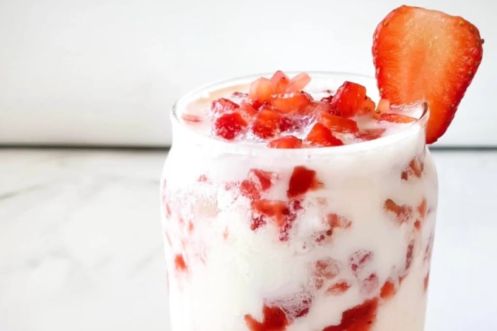 Best Korean Strawberry Milk Recipe: with Fresh Strawberries
