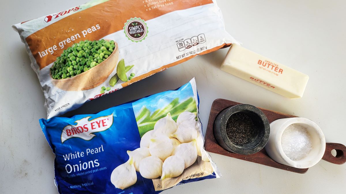 Ingredients in peas and pearl onions. See details in the recipe below.