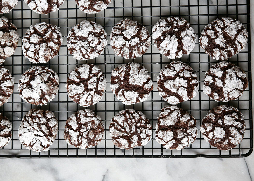 Vegan Chocolate Crinkle Cookies
