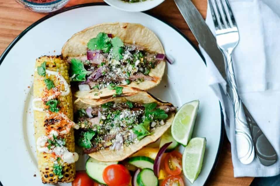 Tacos de Bistec con Chimichurri (Chimichurri Steak Tacos)
