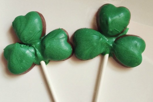 Easy Shamrock Candy Suckers Recipe