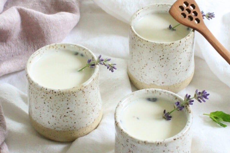 Traditional Lavender Milk Tea