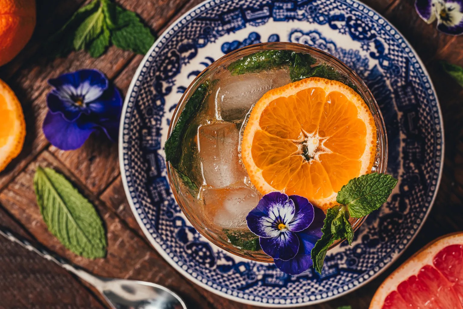 Mandarin Mocktail with Mint and Honey
