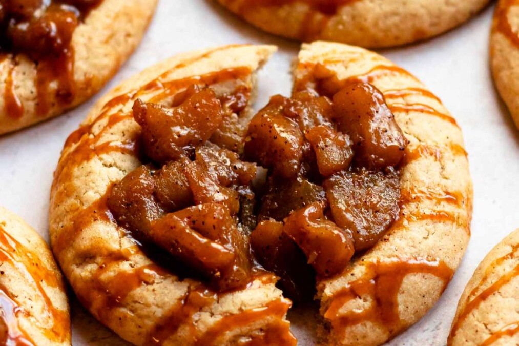 Soft Apple Pie Cookies
