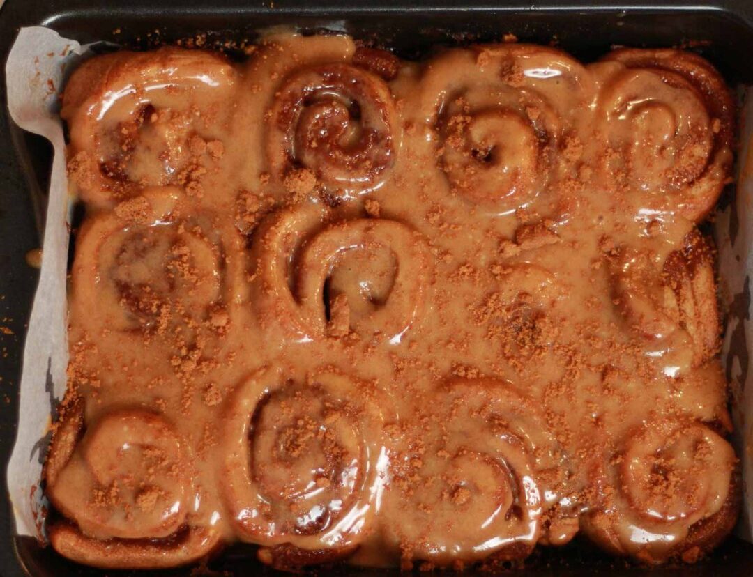 Vegan Biscoff Cinnamon Rolls
