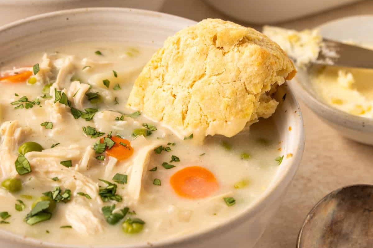 Crockpot Chicken Pot Pie Soup
