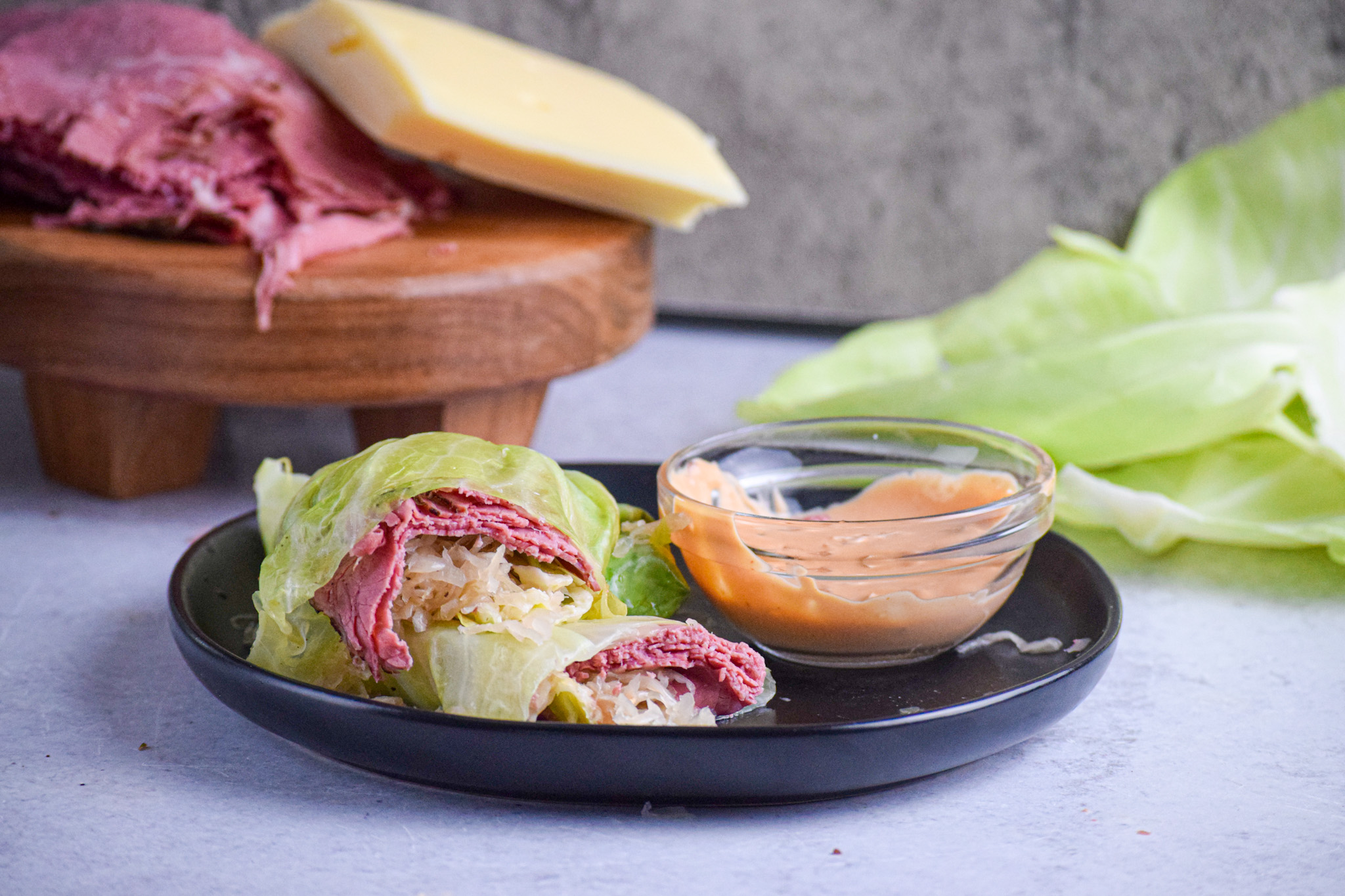 Low-carb Reuben Cabbage Wraps
