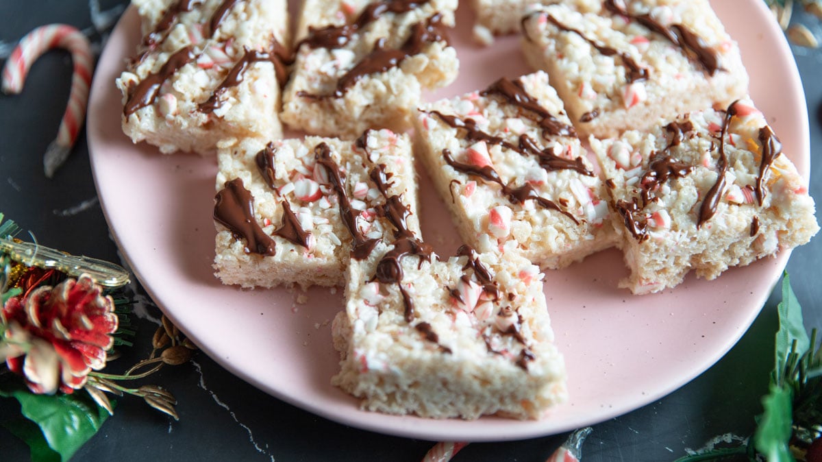 Peppermint rice krispies treats drizzle with chocolate.