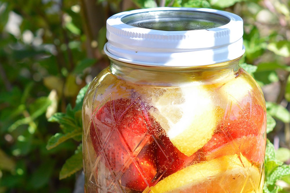 Strawberry Lemonade Sun Tea Recipe