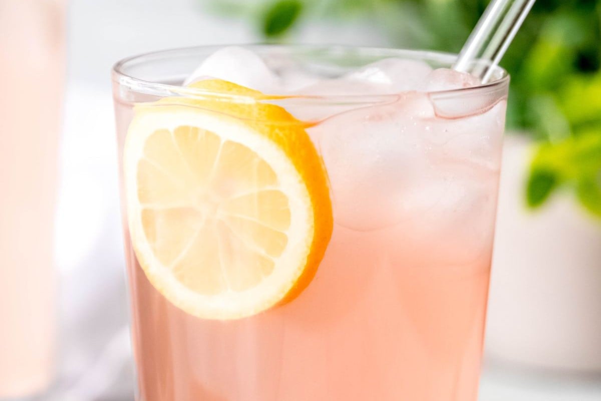 Easy Lavender Lemonade Recipe
