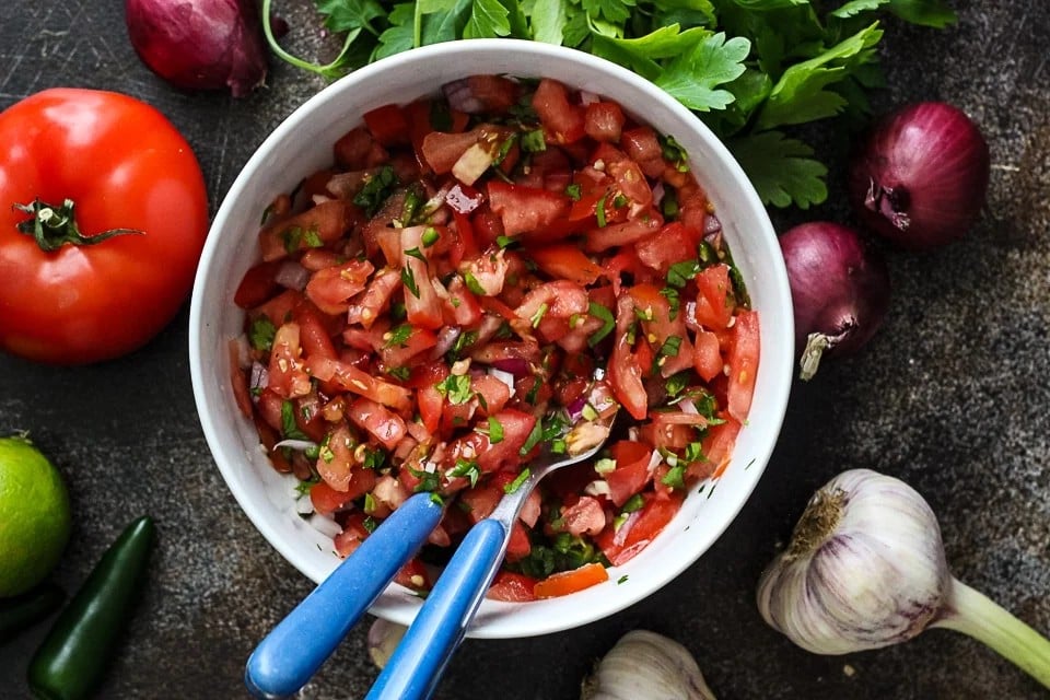 Fresh Tomato Salsa (Pico de Gallo Recipe)
