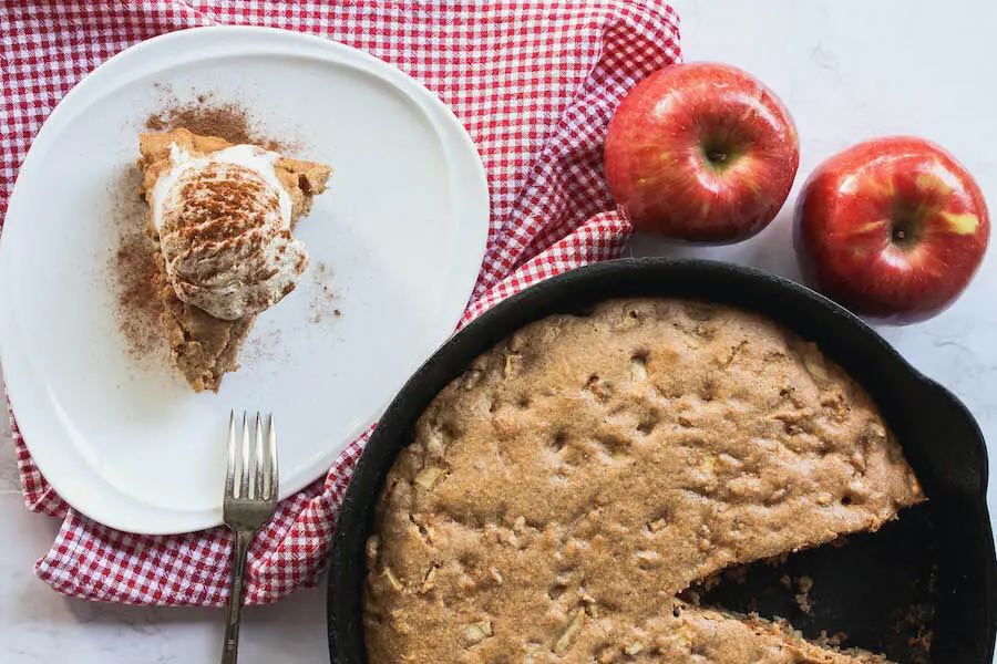 Apple Cinnamon Skillet Cake
