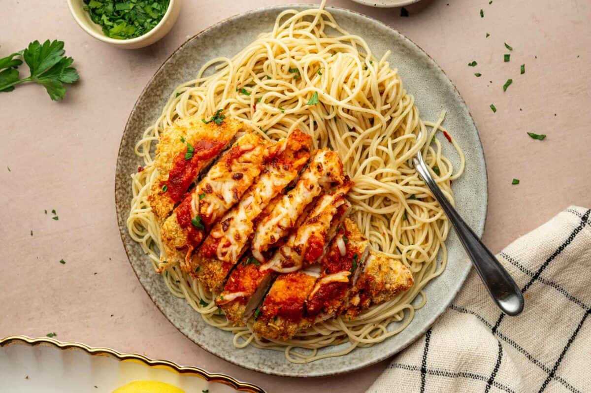 Air Fryer Chicken Parmesan Recipe (20 Minutes)
