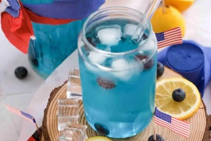 Sparkling Blue Lemonade Mocktail – Kid-Friendly Fourth of July Drink
